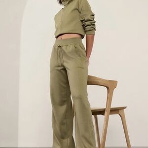 Athleta Allure High Rise Wide Mid-weight Relaxed Fit Pant; Olive Branch; MP